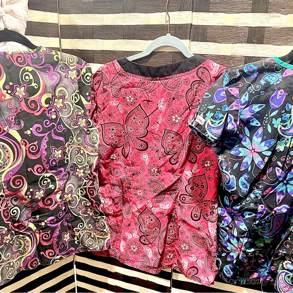 UA Scrub Tops - Picture 2 of 7